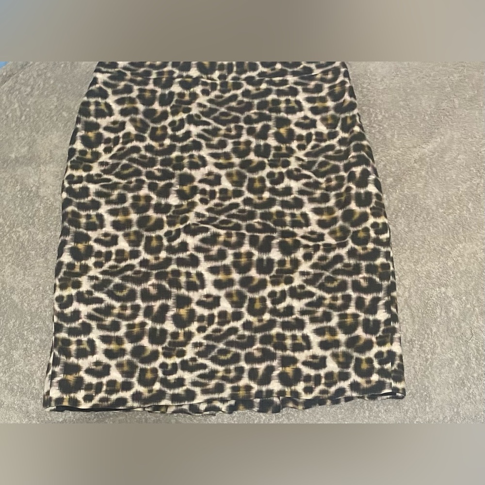 Cheeta print skirt(bundle 3 for $8)